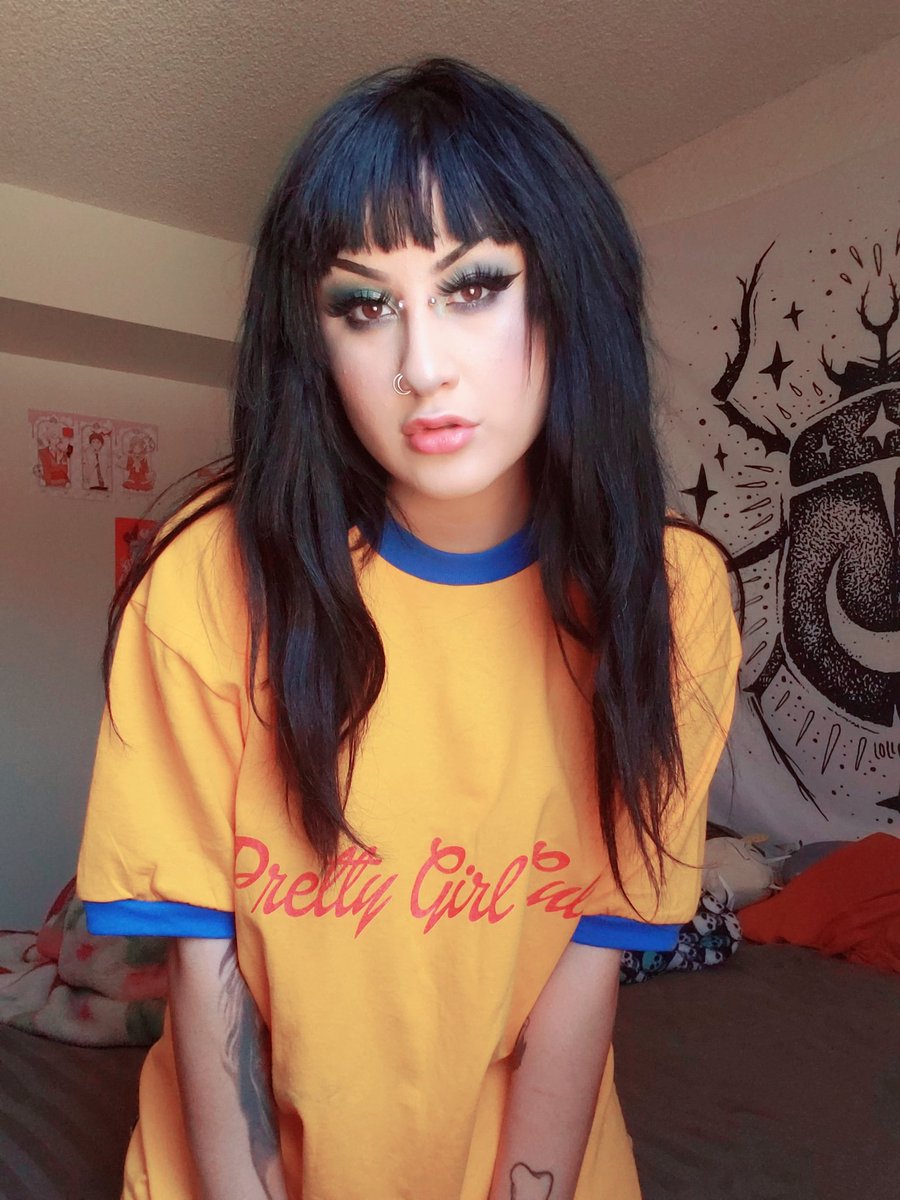 dollyamare's tweet photo. Its offical . Im apart of @BugGirlOfficial cult https://t.co/vHL2tX9c3B