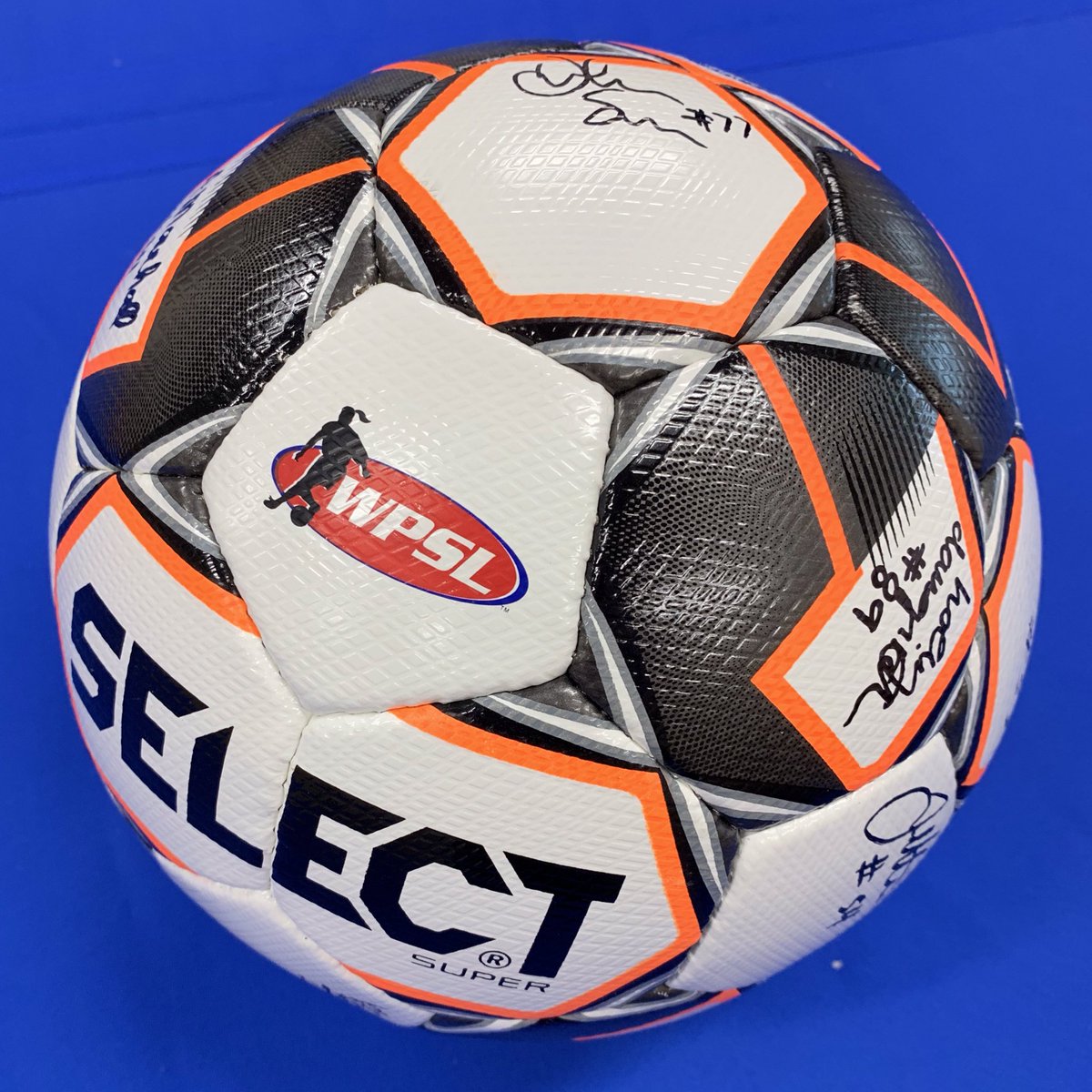 WPSL's tweet photo. Retweet to encourage your friends to follow the #WPSL.

As soon as we hit 10,000 followers, we’ll pick two of you to win a ball autographed by one of our four teams from the 2019 #WPSLChampionship Semifinals! ⚽️✍️

(Soccer balls courtesy @select_america) https://t.co/LeTo3UDxg2