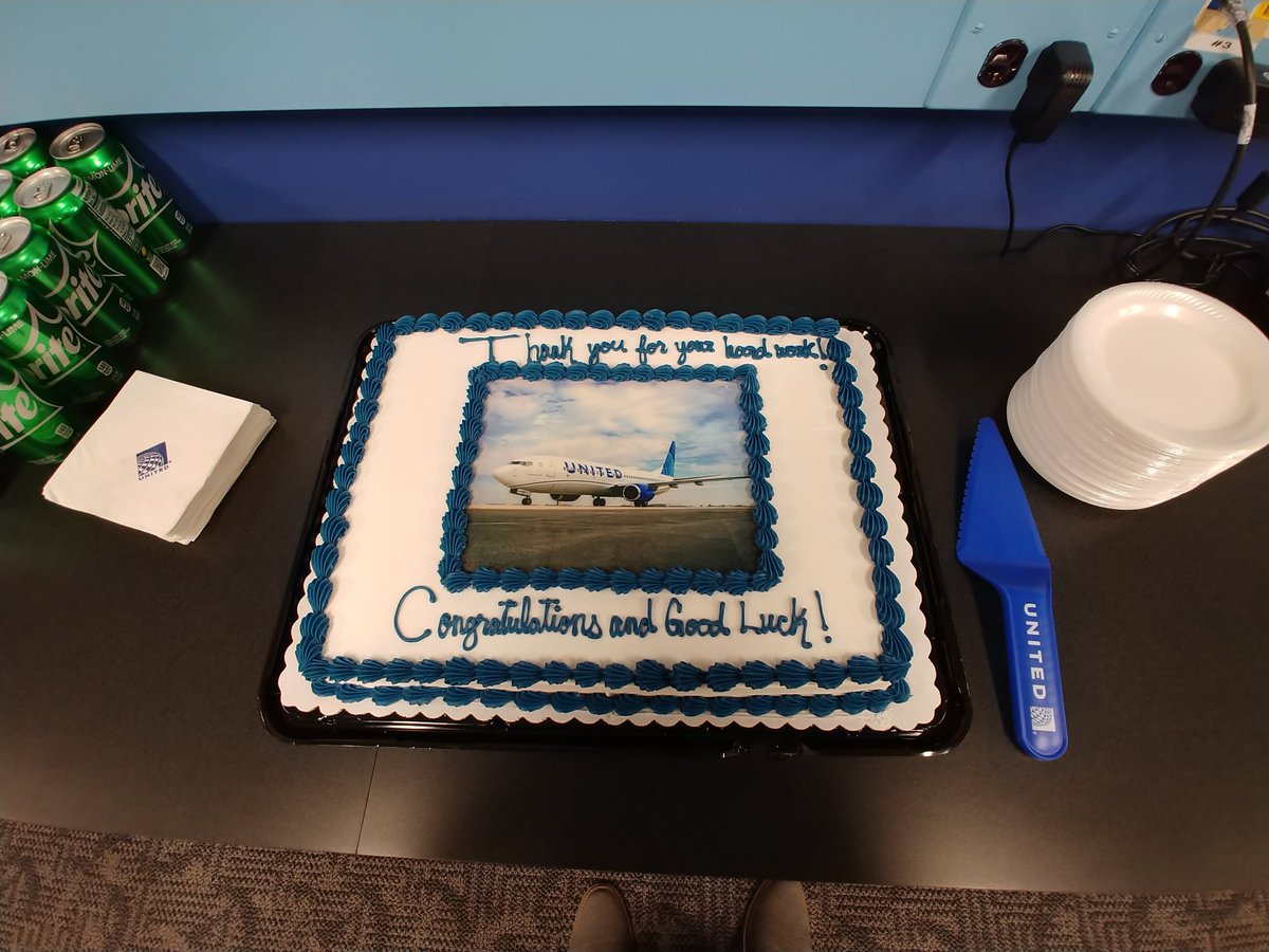 United Summer Associates were given a great send off on their last day of their internship by ORD's leaders. Thank you USA's for all the hard work and efforts you put in this summer to make United shine! @weareunited #beingunited #unitedsummerassociates