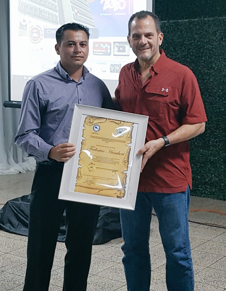 Para mi es un gran honor haber sido distinguido por el Concejo Provincial con las llaves de la Provincia. Las recibo, junto con los funcionarios de la Contraloria, con mucha alegría esta distinción y espero podamos siempre aportar al crecimiento de esta próspera tierra chiricana.