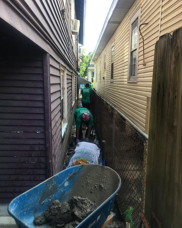 GlobalGreenNOLA's tweet photo. That is some THICK Louisiana clay soil in the wheel barrow🤪 today we had some help from members of @lagreencorps installing a french drain for a resident in the 7th Ward 💚 tomorrow we will finish up the installation at the Work n Learn 💥 (Scroll down… https://t.co/cAqEJjsgMI https://t.co/mzGTNbWJ4M