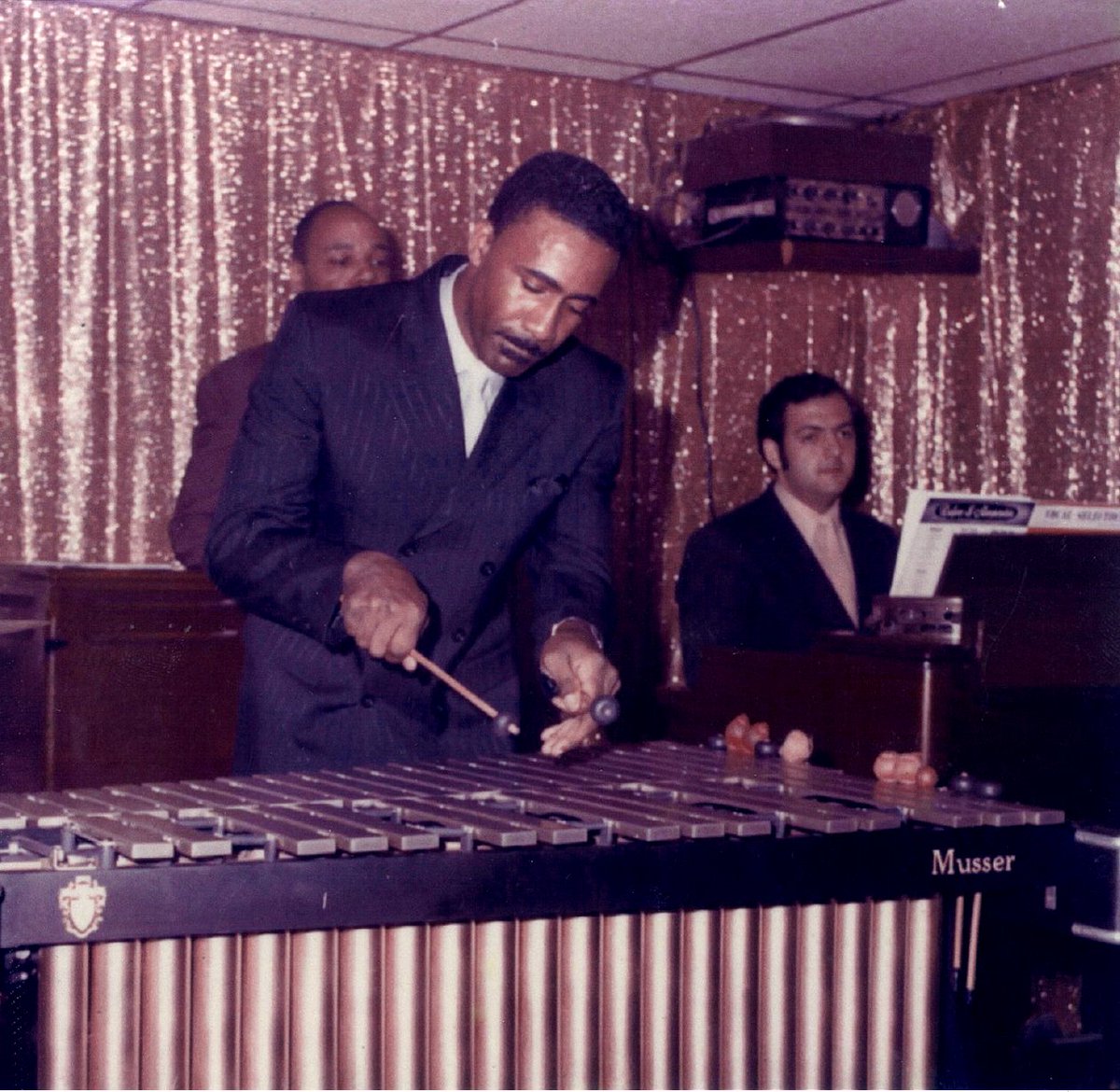 #FlashbackFriday #PhillyJazz #Jazz 
 Manny Campbell of @EmandolynnMusic
 performing with his Philly jazz band that included the great jazz organist 'Papa' John DeFrancesco.