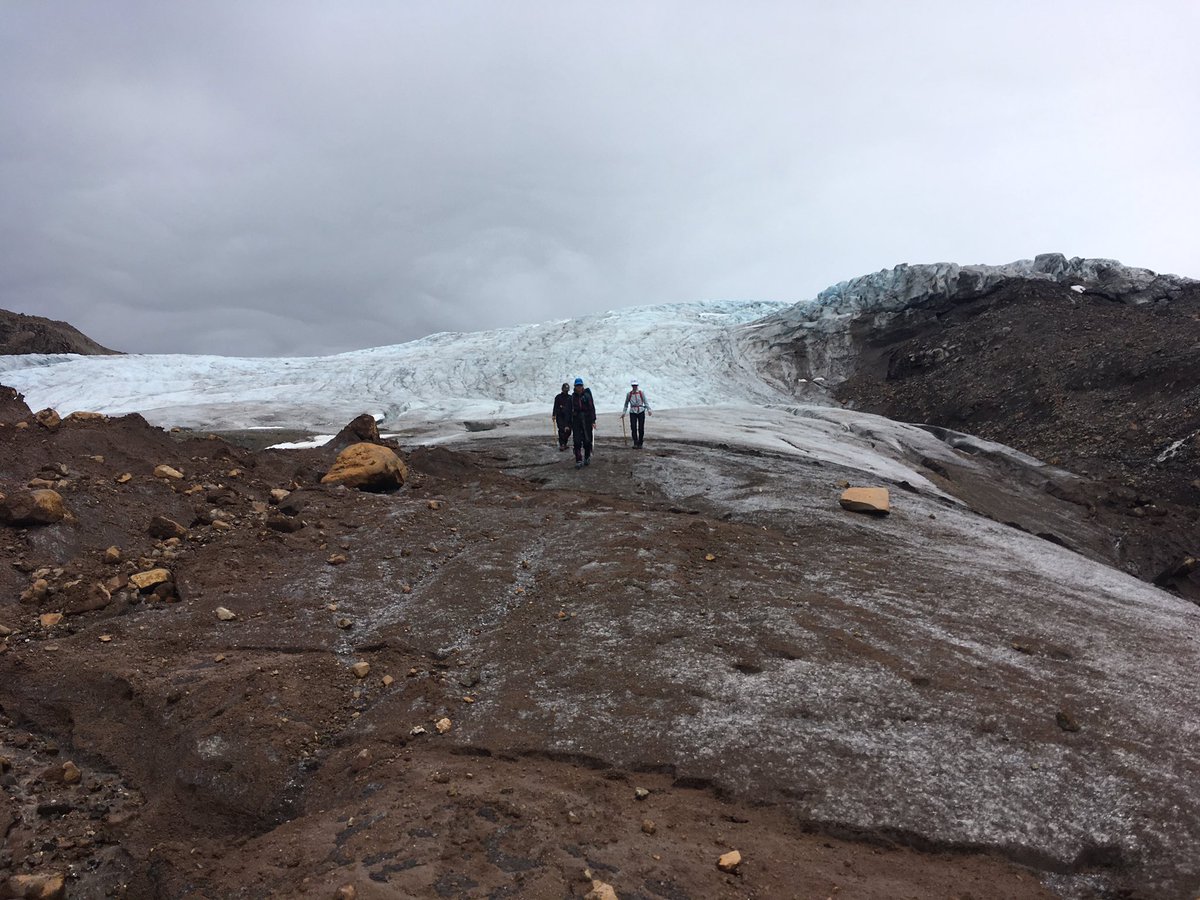 Fieldwork onEAston Glacier @AbigailHudak @GlaciogenicArt