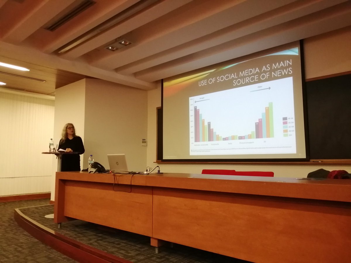 Christina Holtz-Bacha guest of <a href="/AlbertoPedro/">Alberto Pedro</a> in <a href="/fcomudd/">Comunicaciones UDD</a>  presents about the 4th era of #politicalcommunication #digitalization #newsavoiding &amp; #newsconsumption on #socialmedia <a href="/InvestigaUDD/">Investigación UDD</a>