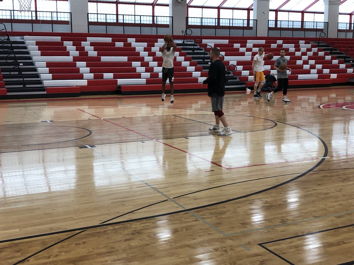 hanshoeg's tweet photo. #FunFactFriday Did you know @BSM_Hoops has already hosted 20+ current pro and college bball players this summer? Who’s got next? 👀🏀
.
.
#BT1 #BeTheOne #BSMHoops https://t.co/LYa2IO2fAi