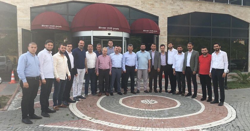 boluakgenclik14's tweet photo. Ak Parti Gençlik Kolları Batı Karadeniz Bölgesi İl Başkanları toplantımızı; Bölge Koordinatörümüz.@tanrikulummesut başkanlığında Zonguldak İl Başkanımız @b_onuk’un ev sahipliğinde gerçekleştirdik. Aldığımız kararların hayırlara vesile olmasını dileriz. https://t.co/7ILRAblun9