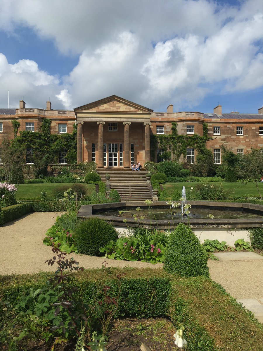 jenc1410's tweet photo. First visit to @HillsCastle @HRP_palaces today - absolutely excellent day out, great tour, beautiful gardens & lots of sunshine! #fitforaqueen #andforme https://t.co/rKIwGBAwhz