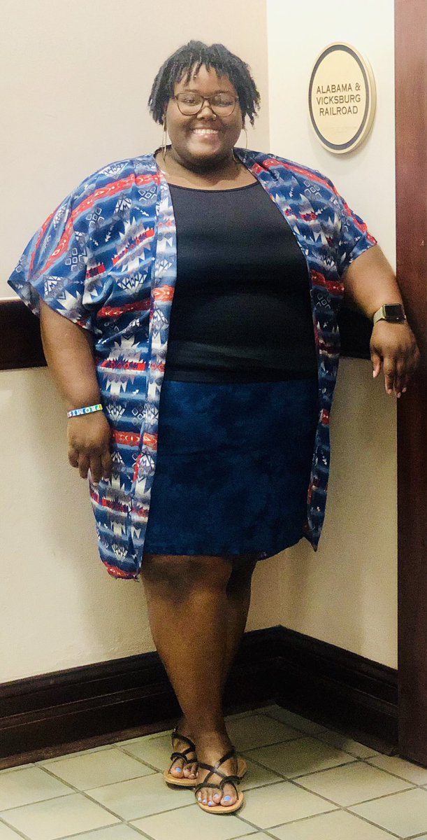 bigfine_dime's tweet photo. Forgot about #BigFineFriday for the last few weeks 😩 so here y’all go 😘😋✨ #naturalhair #naturalista #AfroPuff #NaturalHairTwitter #skinglowin #frogrowin #NewConfidence #bigfinehive #fashiontofigure #BigGirlTwitter #BigFine #BigFineAppreciation #BigFineEveryday #BigFineFriday https://t.co/MSJUjZlJvj