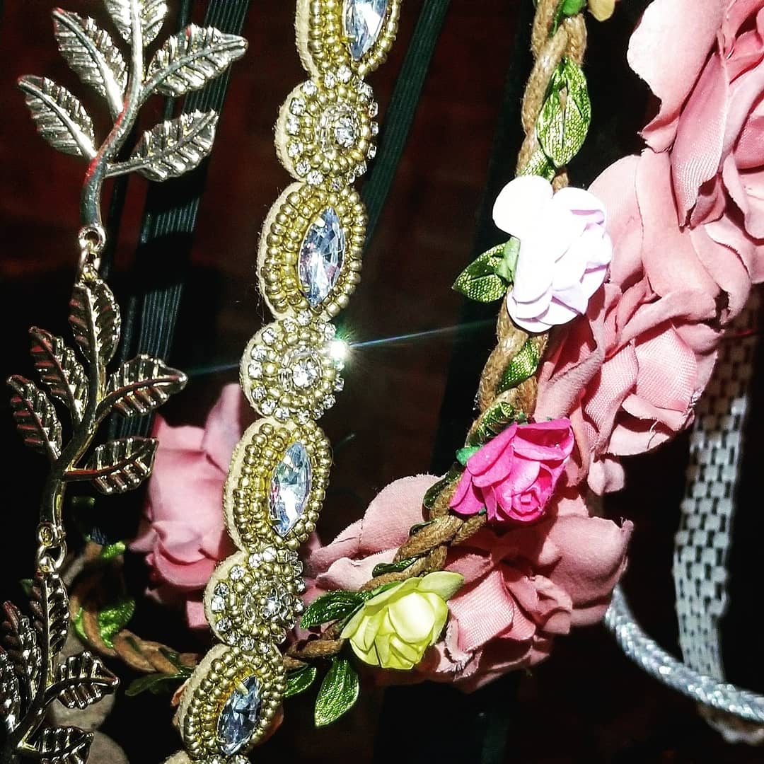 lespriteworld's tweet photo. Freshly stocked with flower crowns, headpieces and body chains to accesorize your #summer #festival outfits :) Want some flair for @lollapalooza + upcoming fests? Come see me vending for Soulmade presents: element FYRE at City Hall this Saturday! #jewelry #parties #events https://t.co/ebJiKgL2Pb