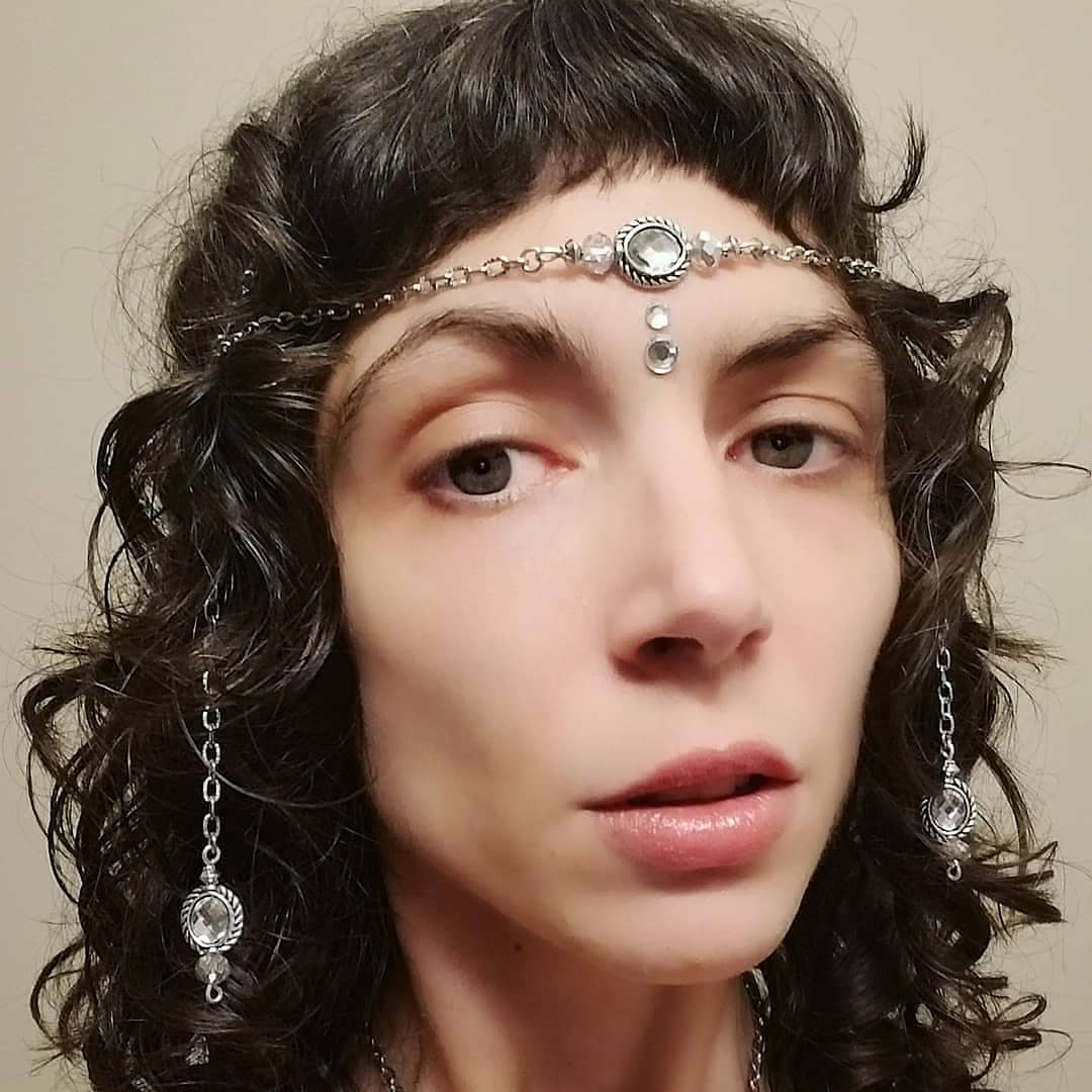 lespriteworld's tweet photo. Freshly stocked with flower crowns, headpieces and body chains to accesorize your #summer #festival outfits :) Want some flair for @lollapalooza + upcoming fests? Come see me vending for Soulmade presents: element FYRE at City Hall this Saturday! #jewelry #parties #events https://t.co/ebJiKgL2Pb