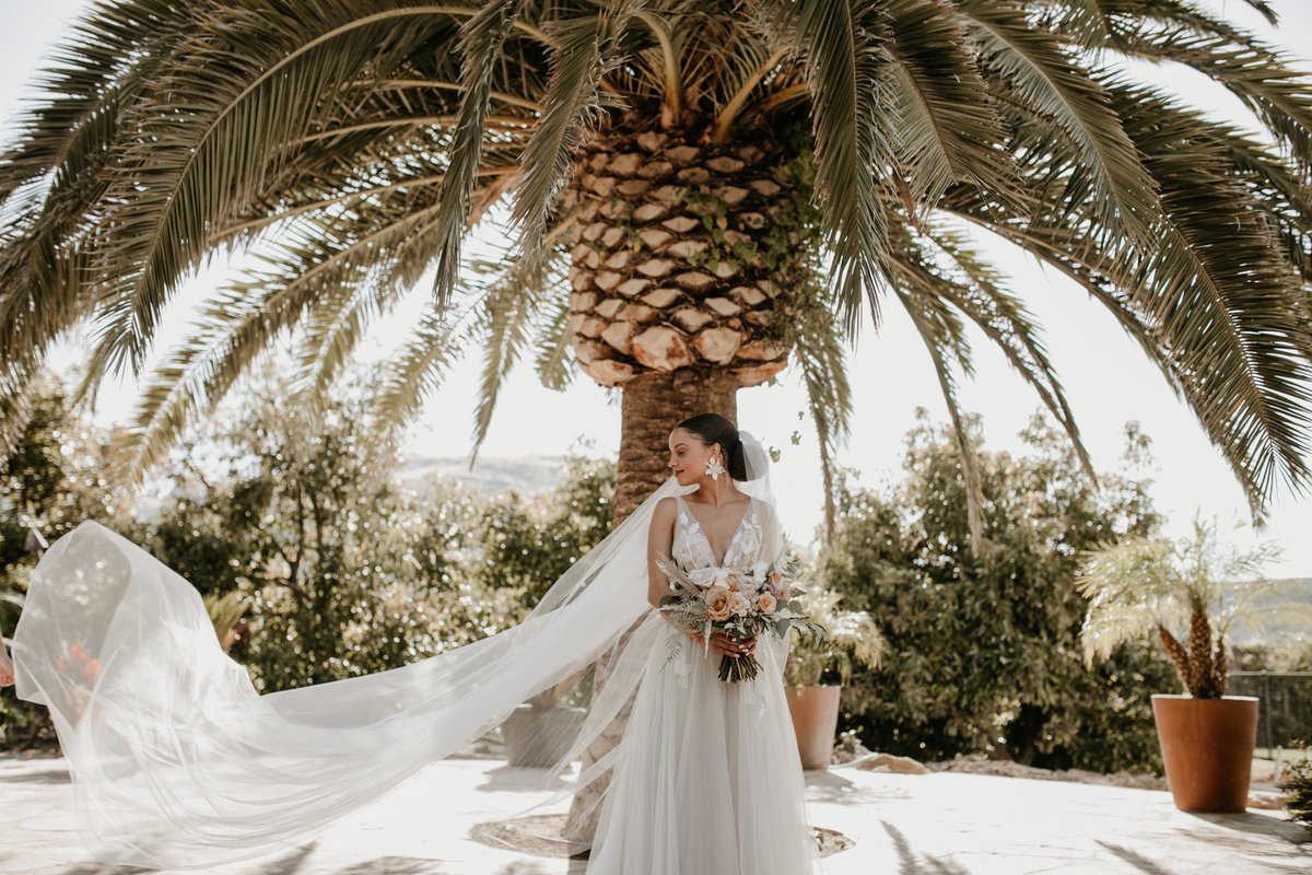 Kaiwelz's tweet photo. The most beautiful and elegant Bride you’ll ever see. #PermanentPlusOne https://t.co/ZJrHCZuxvR