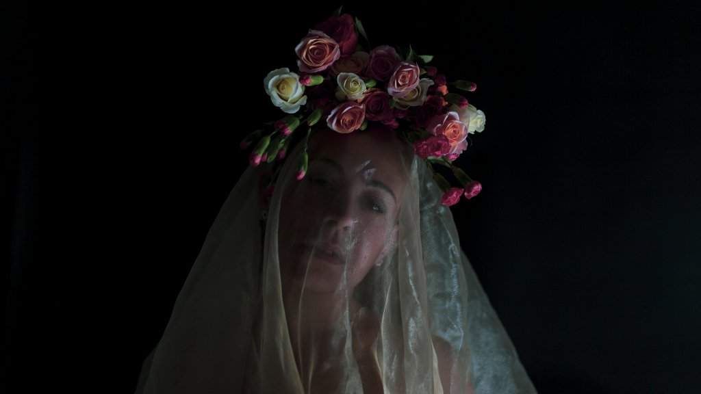 EstherK92's tweet photo. Studio Portraits https://t.co/T8dTjh9EYJ https://t.co/UnTtBMyCEC
