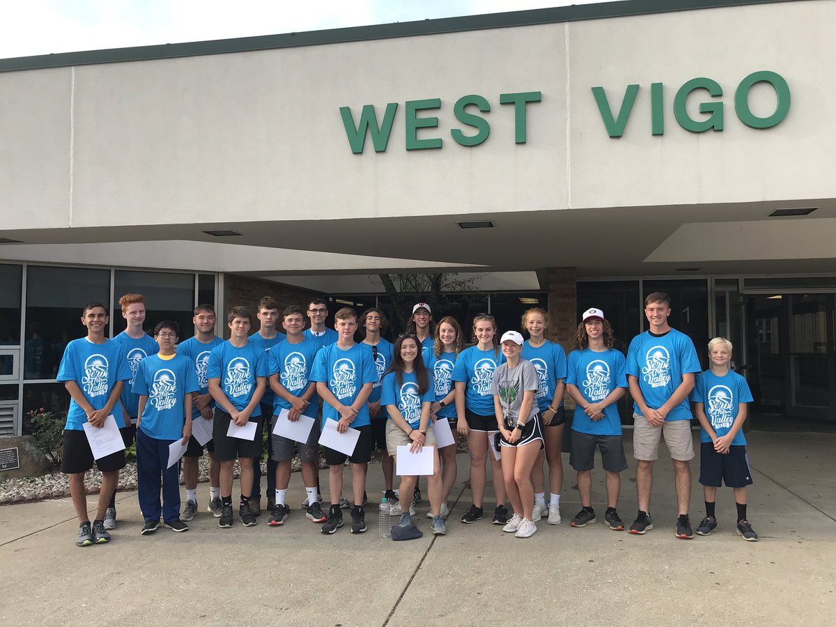 NhsVigo's tweet photo. Serve the Valley with United Way—- great breakfast at MCC to start the day, then to WVHS to clean &amp; paint💚 Thanks to our NHS members &amp; boys soccer team that were able to serve today! @WestVigoVikings @WVHSathletics https://t.co/WHcCA51VKY