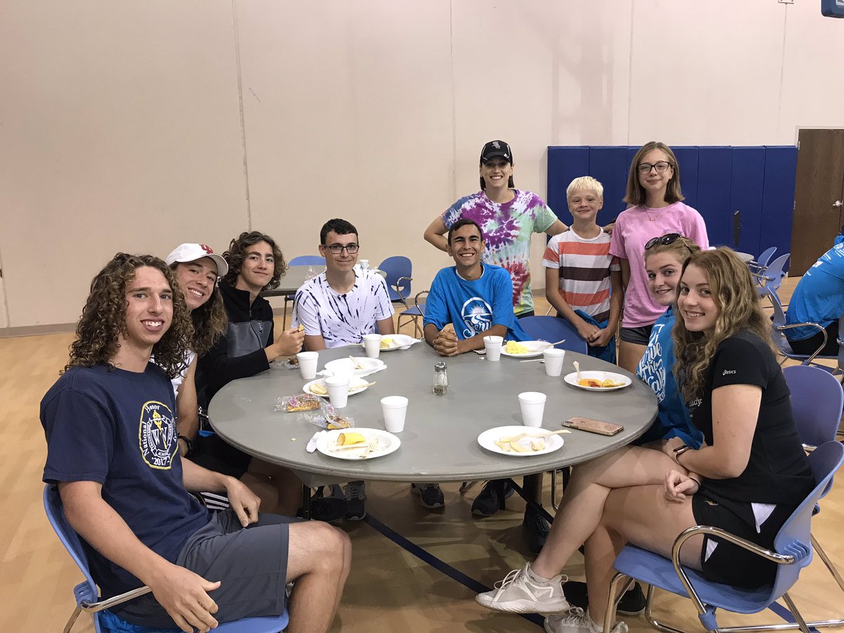 NhsVigo's tweet photo. Serve the Valley with United Way—- great breakfast at MCC to start the day, then to WVHS to clean &amp; paint💚 Thanks to our NHS members &amp; boys soccer team that were able to serve today! @WestVigoVikings @WVHSathletics https://t.co/WHcCA51VKY