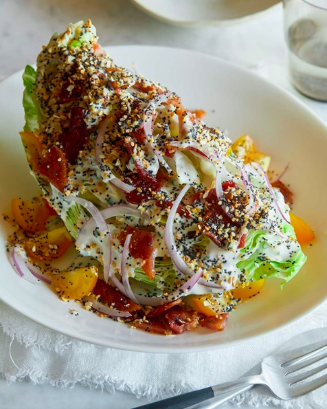 the_feedfeed's tweet photo. We want the wedge! @SpoonForkBacon's Wedge Salad with Ranch and Everything Bagel Seasoning is a hearty, crunchy side that's perfect for a hot summer day! 🥗
Get the recipe: https://t.co/3BJUtAG3OI
#feedfeed #wedgesalad #salad #everythingspice #ranchdressing #summer #sidedish https://t.co/8lc5MQppr8