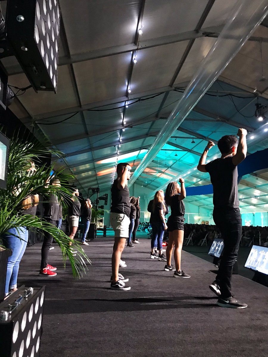 MiriRod's tweet image. When you say you want to empower the planet, you better LOOK like the planet ~ .@satyanadella on #inclusion at #microsoftintern day 👏🏼

An INCREDIBLE morning so far! And much more to come! 3K strong!