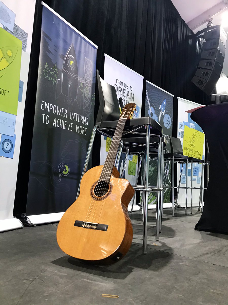 MiriRod's tweet image. When you say you want to empower the planet, you better LOOK like the planet ~ .@satyanadella on #inclusion at #microsoftintern day 👏🏼

An INCREDIBLE morning so far! And much more to come! 3K strong!