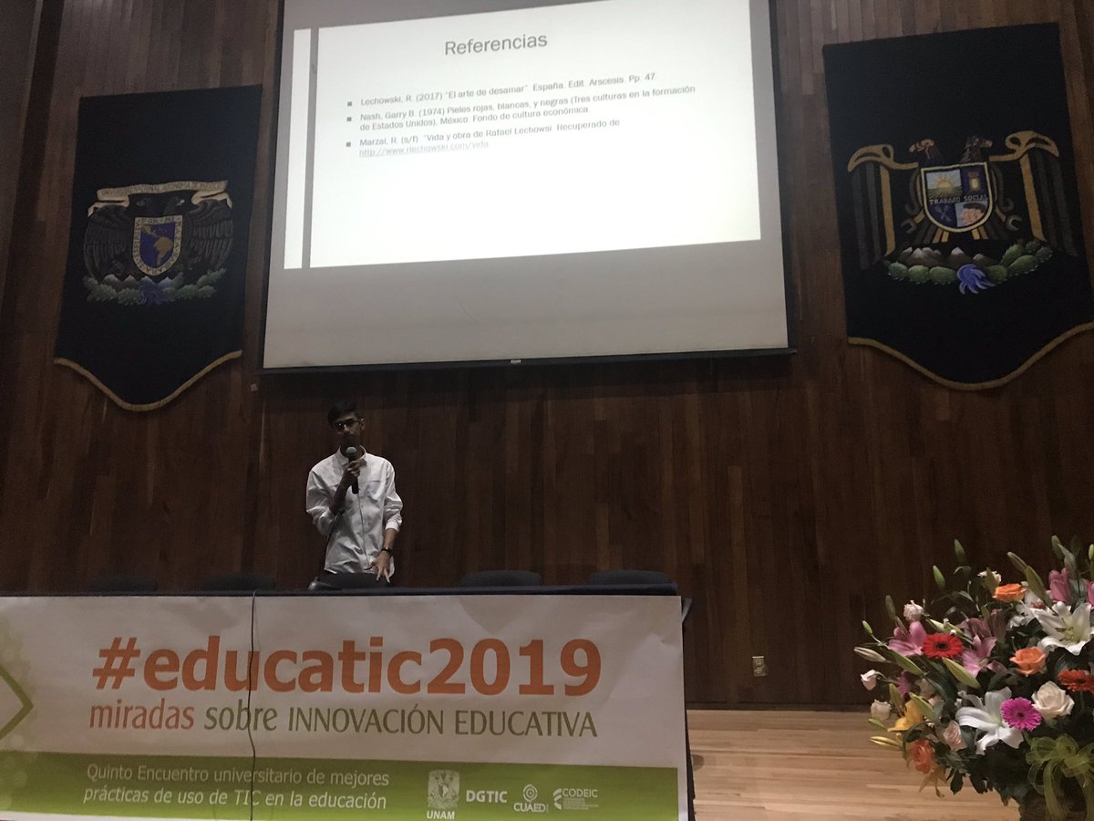 AlejandroVD2's tweet photo. @habitatPumaUNAM #educatic2019 ENP4 Alumno presenta su trabajo de Dominó TIC TAC https://t.co/3ibgCSOpIX