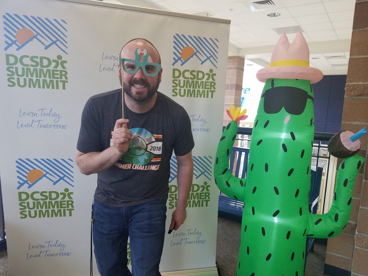 Getting ready for #DCSDSUMMIT Leadership &amp; Learning. Say cheese! @ItIsMeRJG