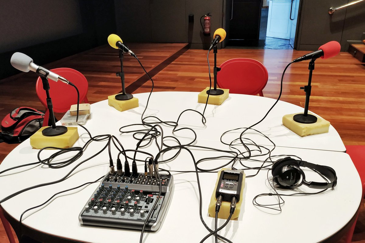 On air!
<a href="/Brico_Labs/">BricoLabs</a> Podcast Recording
Con <a href="/TCRobotics/">Alex TC</a> @SantiRey_TICs <a href="/caligari_pub/">Rafa Couto (public)</a> <a href="/pepdiz/">Pep</a> y con público ;)
Y estrenando nueva mesa de mezclas!