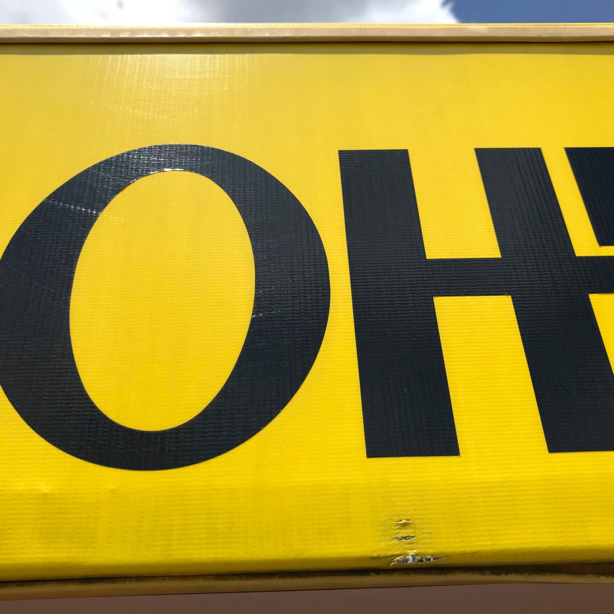 ChrisMercerhill's tweet photo. Want to make #art &amp; help a local #charity? Tag a pic of something yellow at the Fair (or around #Ohio) w/ #OhioYellow. @MidwestPhotoEx will print the photos, @chrismercerhill will make them into a #photoquilt for auction at @ohiostatefair and donate proceeds to @Mid_OHFoodbank. https://t.co/AO5yPgVEVV