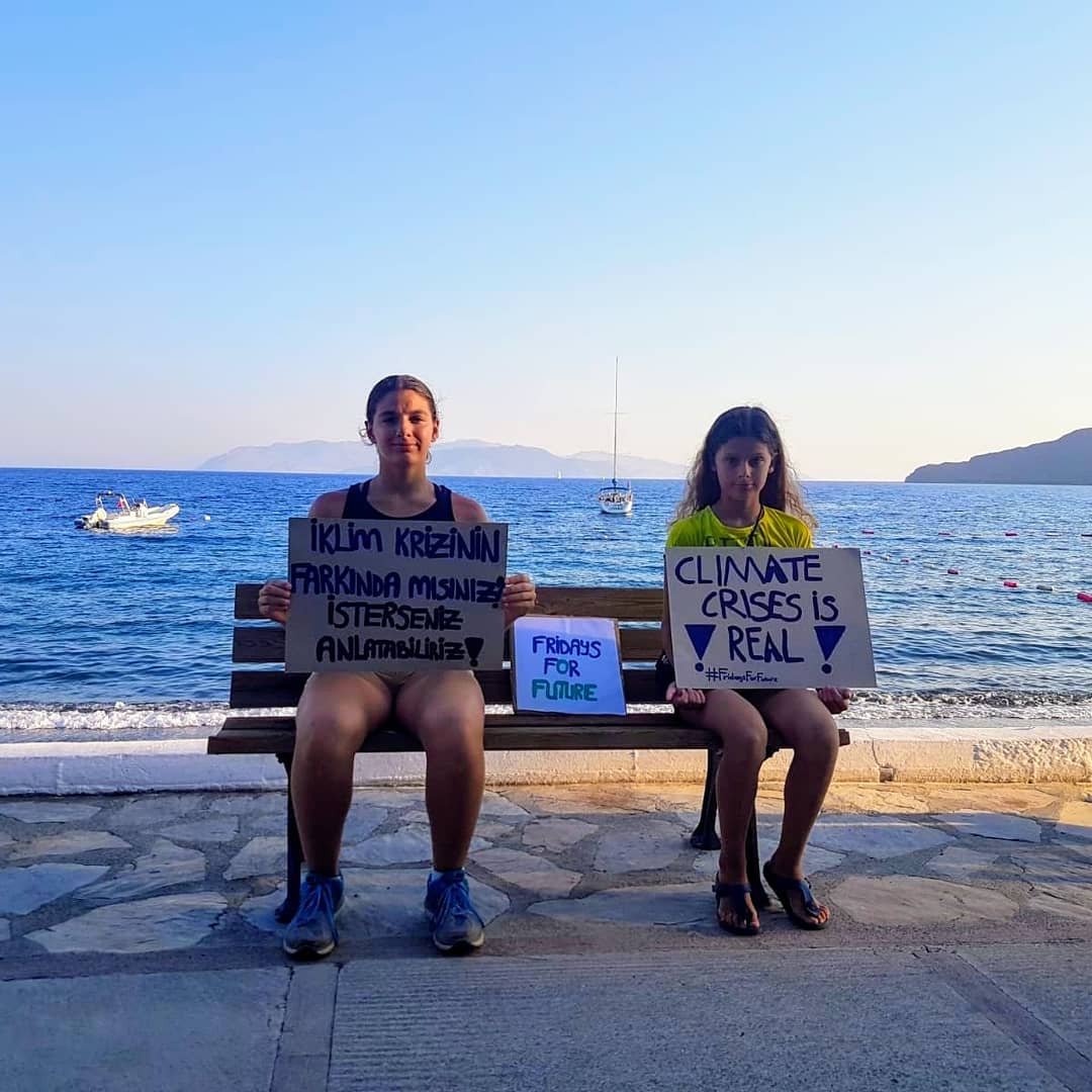 EdmanEge's tweet photo. This week we asked again "ARE YOU AWARE OF THE CLIMATE CRISIS?". People know that things are going to be bad, but they don't now that it's an emergency. 🌍🔥🌱
@GretaThunberg #FridaysForFuture
#ClimateStrike #SchoolStrike4Climate #ClimateCrisis #climatejustice #extantion #datça https://t.co/1Mz4MLojSU