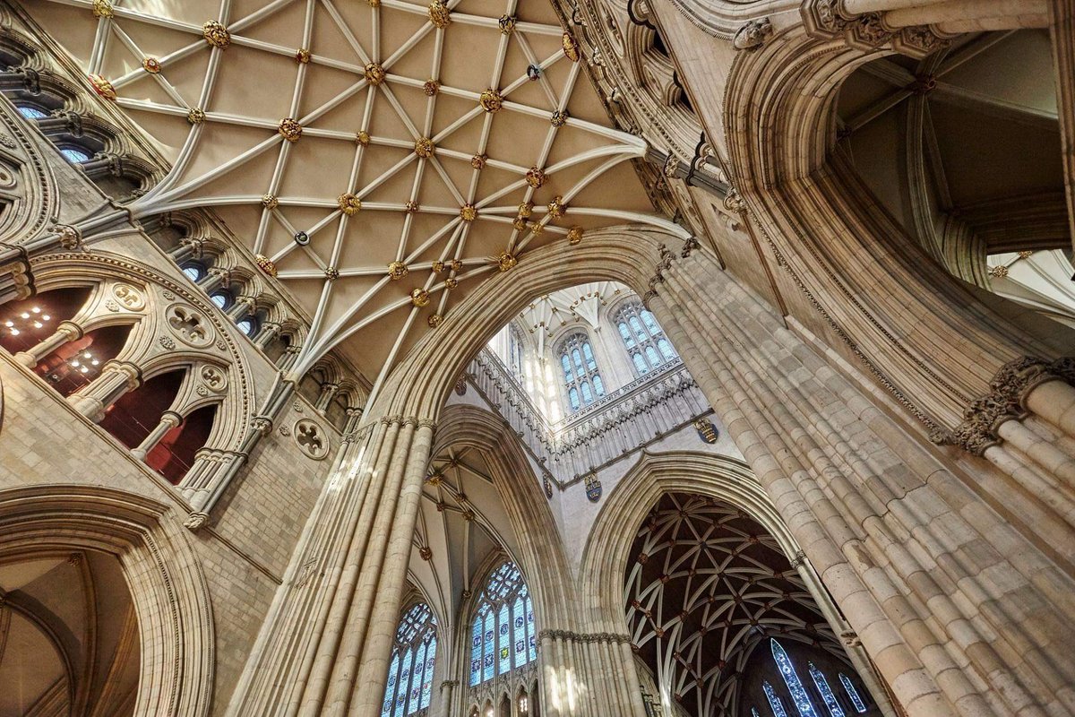 York_Minster's tweet image. 📸 The @CityofYork has been named the UK’s most-photogenic city! 📸

Not a surprise; but if you need a reminder of why the best views in the country are #onlyinyork, read @VisitYork’s round-up here. 

You may even see one of your own photos 👉👉 visityork.org/blog/read/2019…