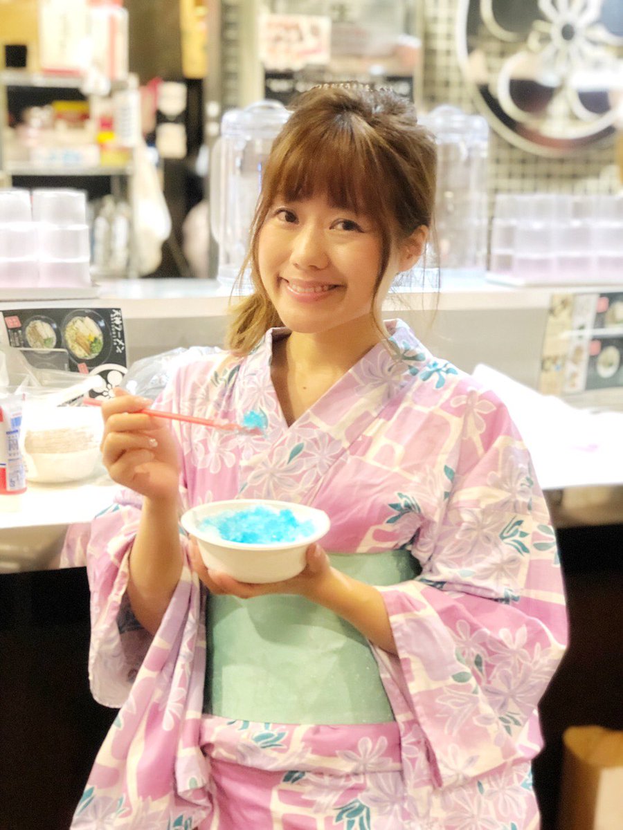 makiba1821's tweet photo. 「TEN6と見る天神祭奉納花火オフ会」
に行って来たよ〜☺️☺️
むちゃくちゃ楽しかったです☺️
浴衣姿のえりは、かわい過ぎて😍ドキドキでした💓
えりりん、ありがとう😊❣️
#TEN6
#赤星栄里
#えりりん
#天神ラーメン
#MATSURIYA
#天六フリーダム https://t.co/nHyx1rJAPi