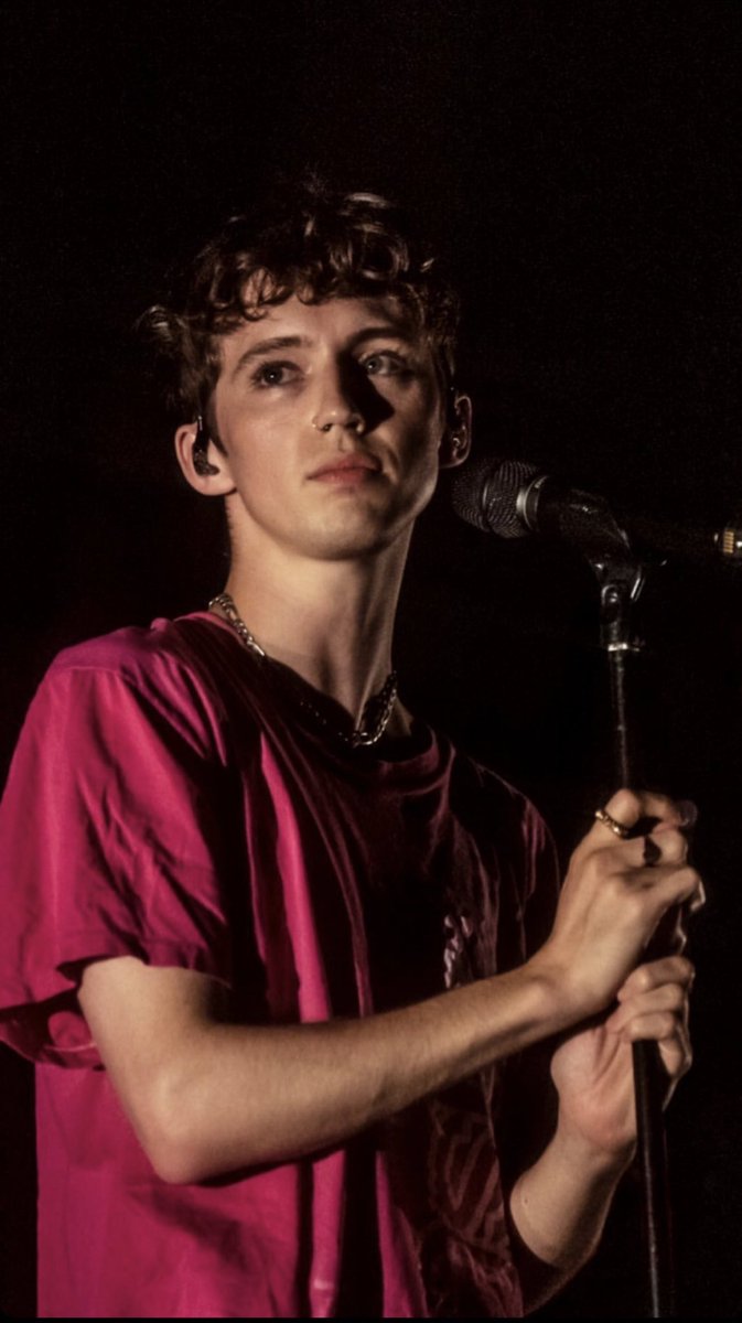 TSivanItalia's tweet photo. Troye nella storia di instagram! https://t.co/UYOE82DPAb