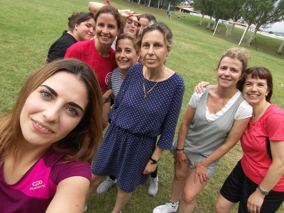 cloversport's tweet photo. Iván, Claudia, David, Monica, María. Este es nuestro gran equipo que os mantiene en plena forma en el Verano Deportivo de Santo Domingo de la Calzada 
#zumba #gap #aquagym #aerobic #entrenamiento #pilates #yoga #SantoDomingodelaCalzada https://t.co/B3aVleAXBj
