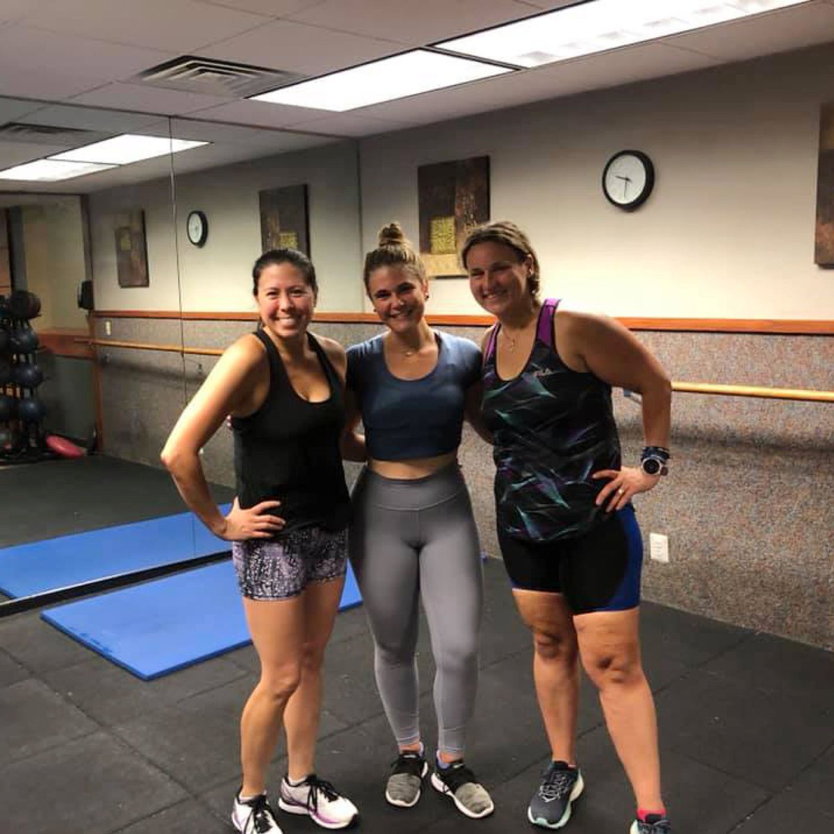 TheWAC's tweet photo. #FindYourFitFriday 🤜🤛Working out is even better with friends! #WACFam https://t.co/Mi40JqiPOj