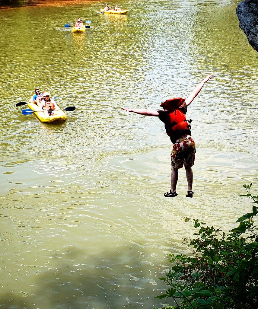 VestigoCo's tweet photo. That Friday feeling!🛶
Happy Friday adventure heads!🏞️
#tgif #vxp #adventure #awesome #hiking #outdoors #hikinglife #activelife #awesomelifestyle #trailrunning #globalpixels #campers #tentlife #hammocklife #yolo #summit #instamood #instadaily #ootd #travels #awesome https://t.co/rU1m9Jk6VQ