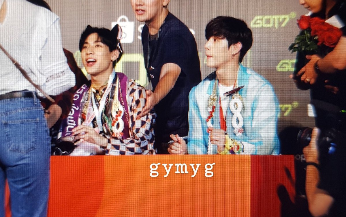 Csnanii's tweet photo. ถ้าน้องไม่รู้ว่าคืออะไร วันงานพี่เบียร์น้องจะเก็ต 5555 #MTBB #MARKBAM https://t.co/rwoU2uowhr