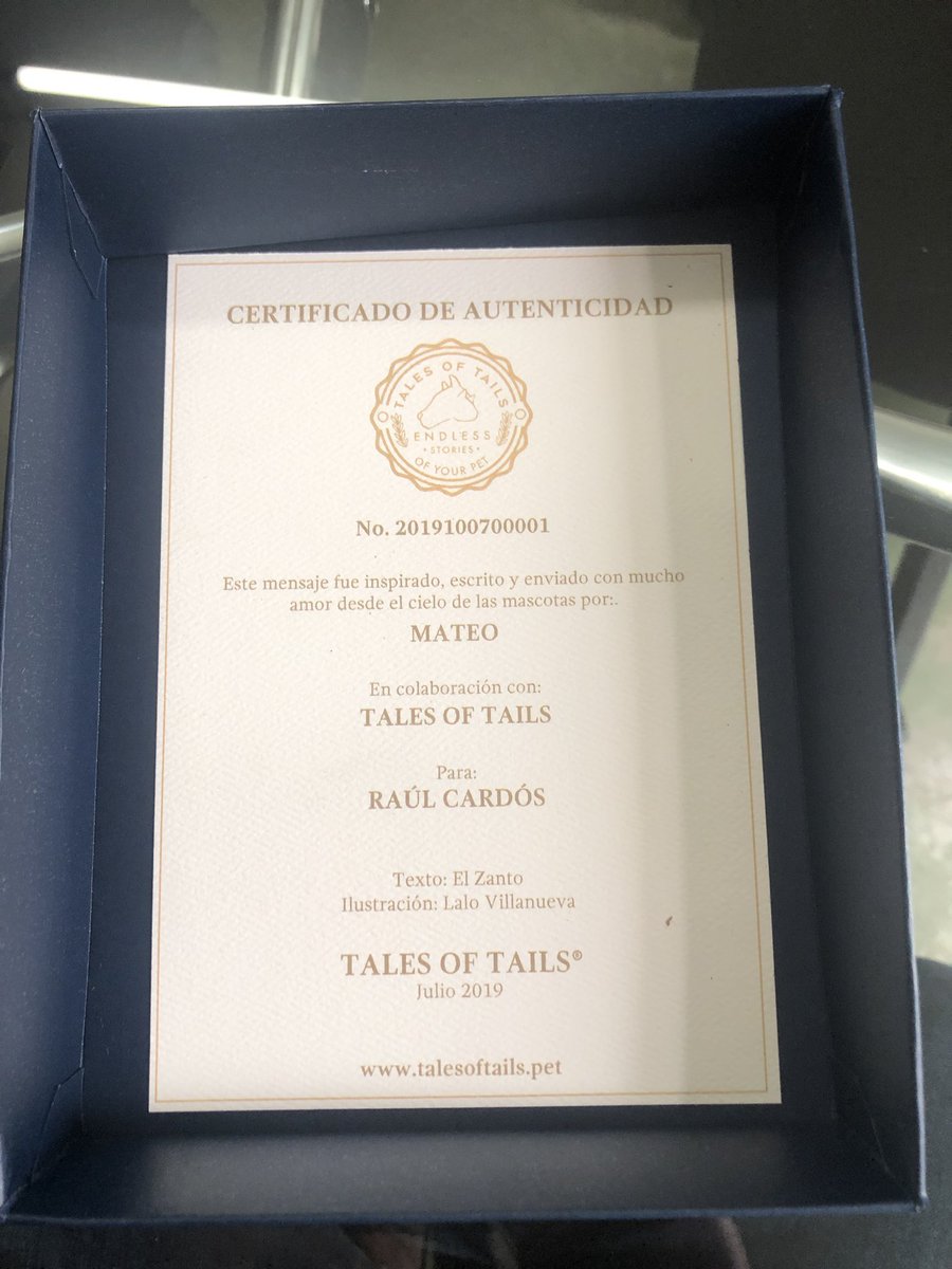 Después de días buscando quién había sido el ángel que me hizo favor de mandarme esto, descubro que fueron mis queridos amigos de <a href="/digitalinvaders/">Invader Institute</a>.
En verdad no puedo explicarles lo increíble que fue llegar de viaje y encontrarme con eato. Muchísimas gracias, detallazo!