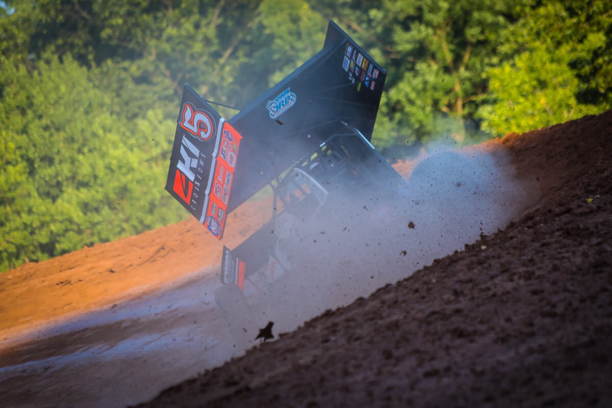 .@WorldofOutlaws race day in our backyard! It’s great to be home. 🏎: .@shanestewart_5 📍: @WilliamsGrove 🖥🎙: @Dirtvision 📱: Updates right here 📷: @DB3Inc ✔️👉🏻 @BigGameMotorspt @LandisBlock @hplubricants @Weikert29 @NosEnergyDrink