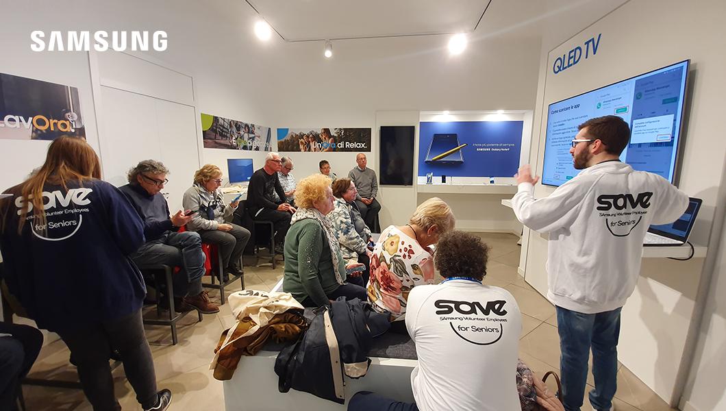 SamsungBizIT's tweet image. A Matera 2 nuovi progetti digitali. #LetsApp summer camp, laboratorio che insegna la programmazione ai bimbi dagli 8 ai 12 anni. Il @comunedimatera invece supporta #SAVEforSeniors, per favorire l’educazione digitale degli over 55.