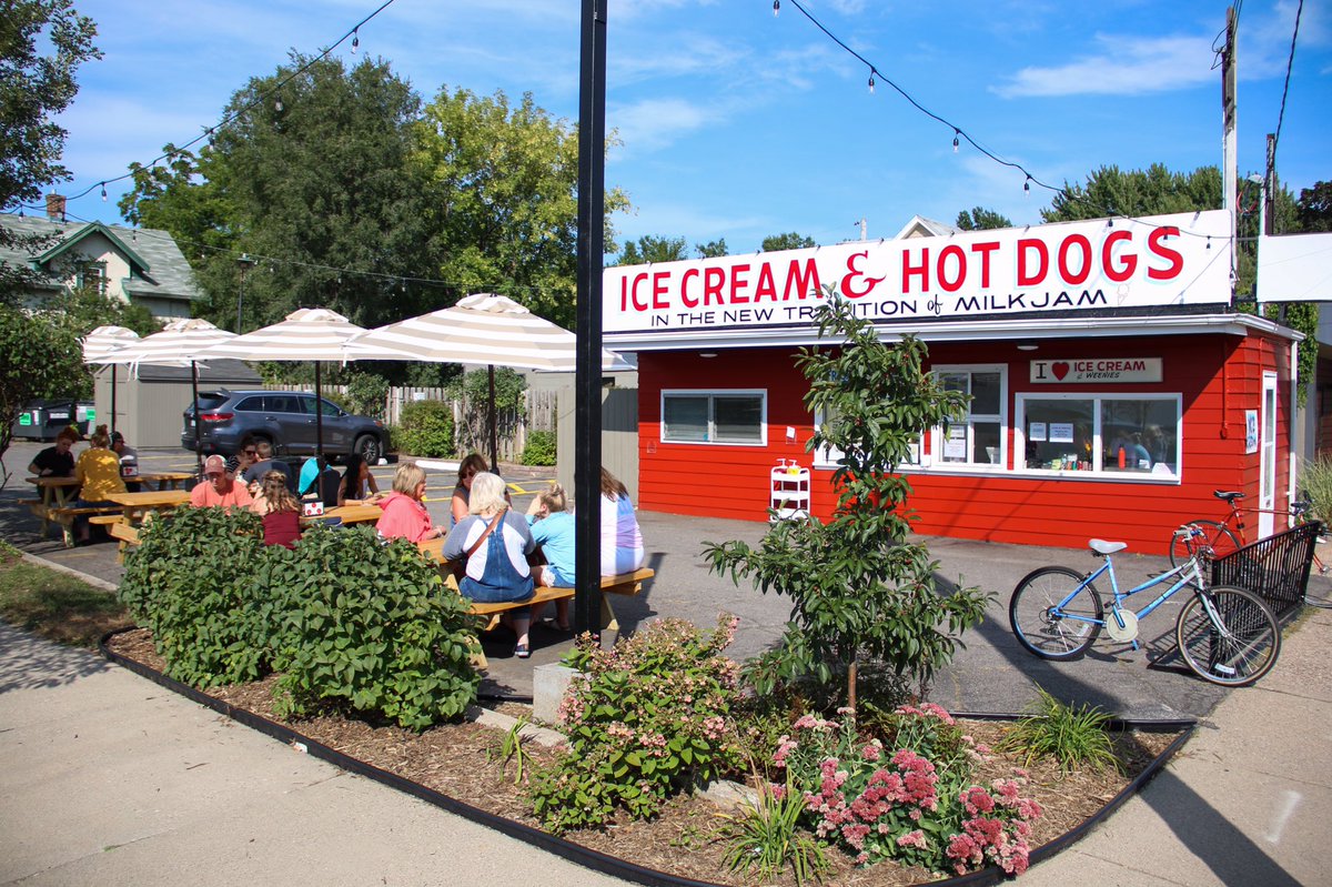 🍦🌭🍦🌭🍦🌭🍦🌭🍦🌭
<a href="/LilJamMn/">Milkjam Ice Cream & Hot Dogs</a> is open today from 3-9pm!
Bring the family, the pup too and enjoy a taste of summertime. 
🍦🌭
1848 E 38th St
Minneapolis, MN
