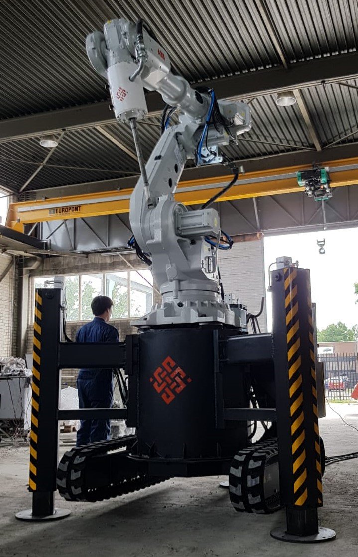 We sell 3D concrete printers I This week the 5th mobile 3D concrete printer was purchased by a University based in Northern Africa, which needs a robust system to withstand the climate while doing research and working on pilot projects. #concreteprinting #3dprinting #CyBeRC3DP