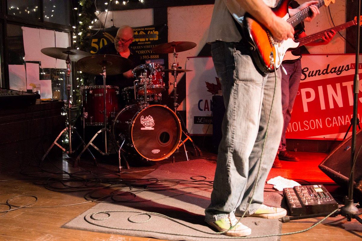 GaryDCain's tweet photo. Linsmore in #Toronto tonight! Holy smokes are we gonna bring it. @TOBluesSociety #TorontoBlues #Danforth #TorontoMusic #TOblues #TOmusic @LinsmoreTavern https://t.co/rYj5iaShEG