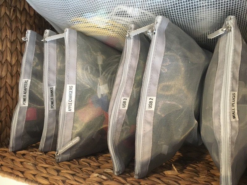 ToniaTomlin's tweet image. Sorted Out&apos;s Before and After # 10
The Tangled Cords:  Cords come with every electronic device!  Over time, you can start to collect quite a few.  Sorting them into bags vertically and labeled, can help keep cords untangled and easy to see.
#sortedout #transformedspaces