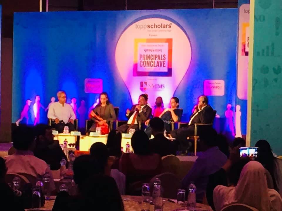 Francis_Joseph's tweet photo. Moderated a powerful panel of educators on #TeacherDevelopment #CurriculumFramework #LifeSkillEdu at @timesofindia #PrincipalsConclave inaugurated by Shri @ShelarAshish ji. Thank you @YoSwaroop, #MythiliTISS #MayankVahia - @nmims_india #PramodMahajan #SharjahIndianSchool #MIEB https://t.co/fcjBOyZMAt
