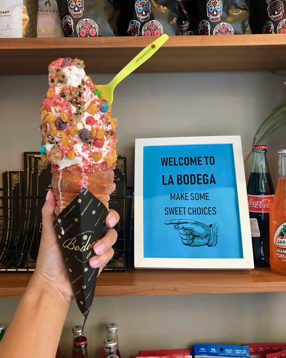 Our ice cream game CRUNCHES the competition.🍦💯🙌🏽 #ThisMustBeThePlace #CinnamonCone #IceCream #SoftServe #CaptainCrunch #Cereal #TGIF #FridayFeeling