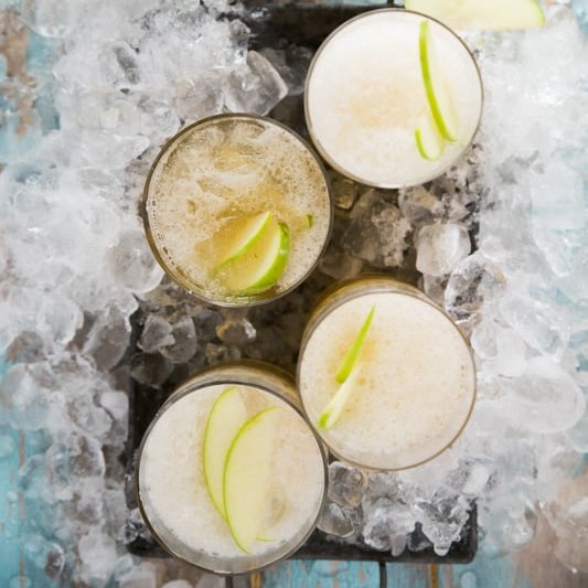 #ad | Wake up with this refreshing Green Apple Kombucha Slushy this morning! I've teamed up with my friends at @Torani to bring you this delicious way to beat the heat this summer using their #ToraniPuremadSyrups! triedandtasty.com/green-apple-ko…