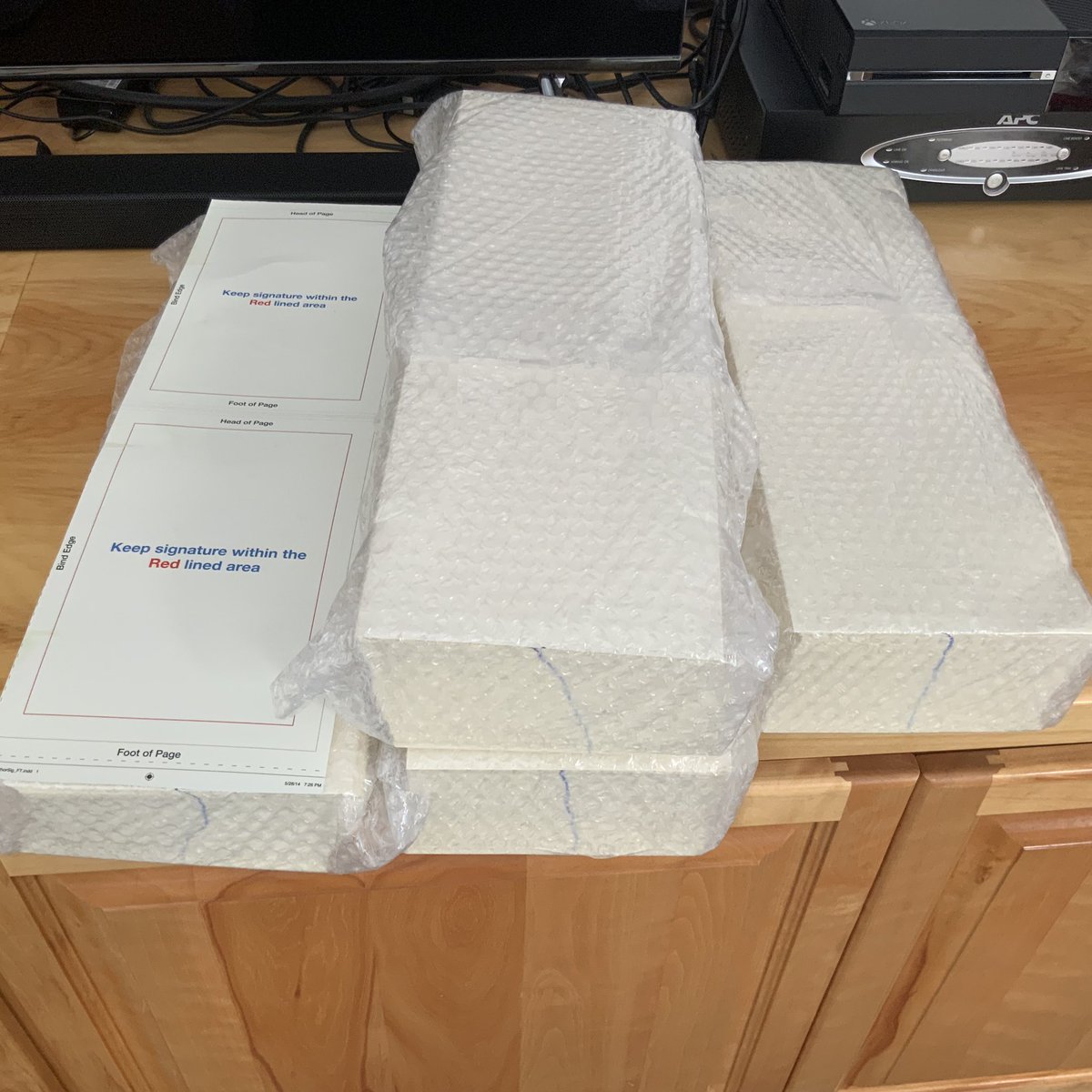 paolini's tweet photo. It’s that time again. Signing 4000 pages for a holiday edition of #Eragon by @BNBuzz Third year in a row I’ve done this! https://t.co/rAijYe82IO