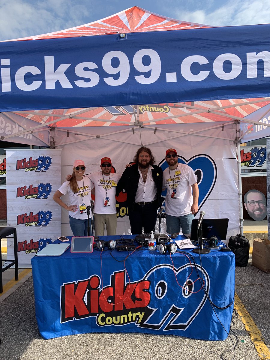 kickswb's tweet photo. @WaffleHouse Tour Week 2 with @dilloncmusic and @KICKS99 so cool hangin’ with everyone this morning! https://t.co/HIxXpASUiZ