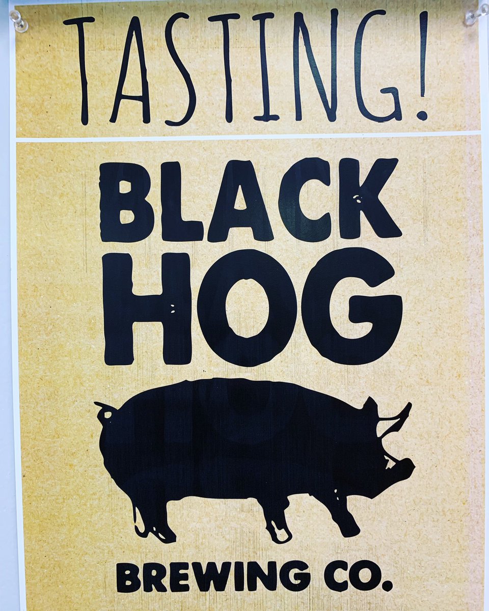 Hey look! It’s what you’re doing to start your weekend off this evening! #freebeerfriday 
.
.
.
#blackhogbrewing #blackhog #oxfordct #freebeer #thepackienh #thepackie #manchesternh #craftbeer