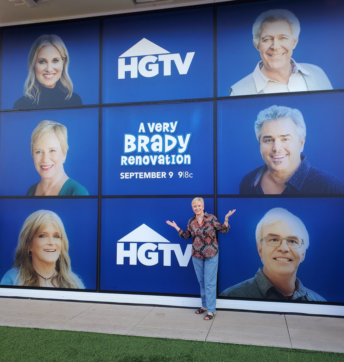 Therealeveplumb's tweet photo. Thanks to @hgtv, @beverlyhilton and @OfficialTCA for a wonderful event last night! #TCA2019 https://t.co/Bu4ht3NGd4