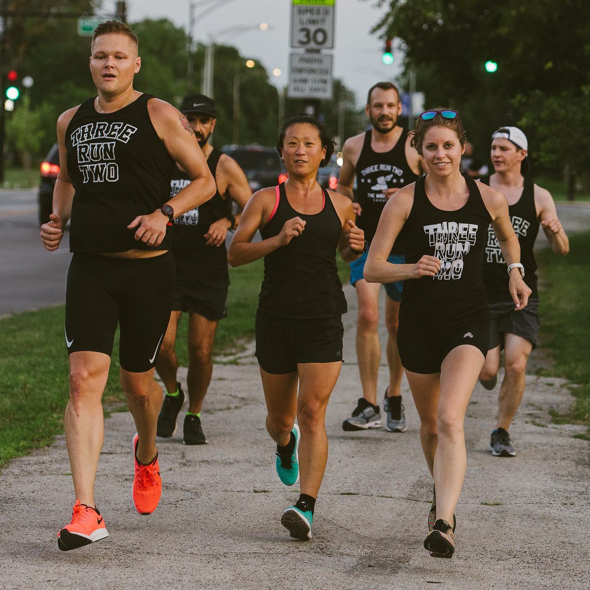 Long Run Saturday: 5:15 am start at Foster and N. Simonds drive // Feel free to meet or jump in and join the conversation at Facebook.com/3RUN2. 
#3RUN2 #CHICAGOISFORRUNNERS