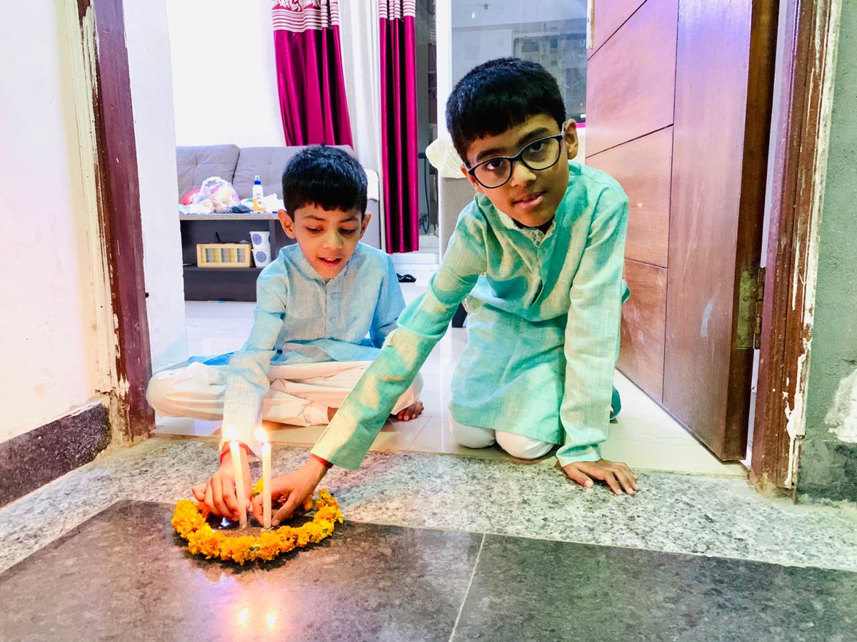 SnehaBa40702193's tweet image. Childrens paying tribute to the matyrs and celebrating "kargil vijay diwas ".
#valuesoflife
#respectforthenation
#KargilVijayDiwas
#Rgs