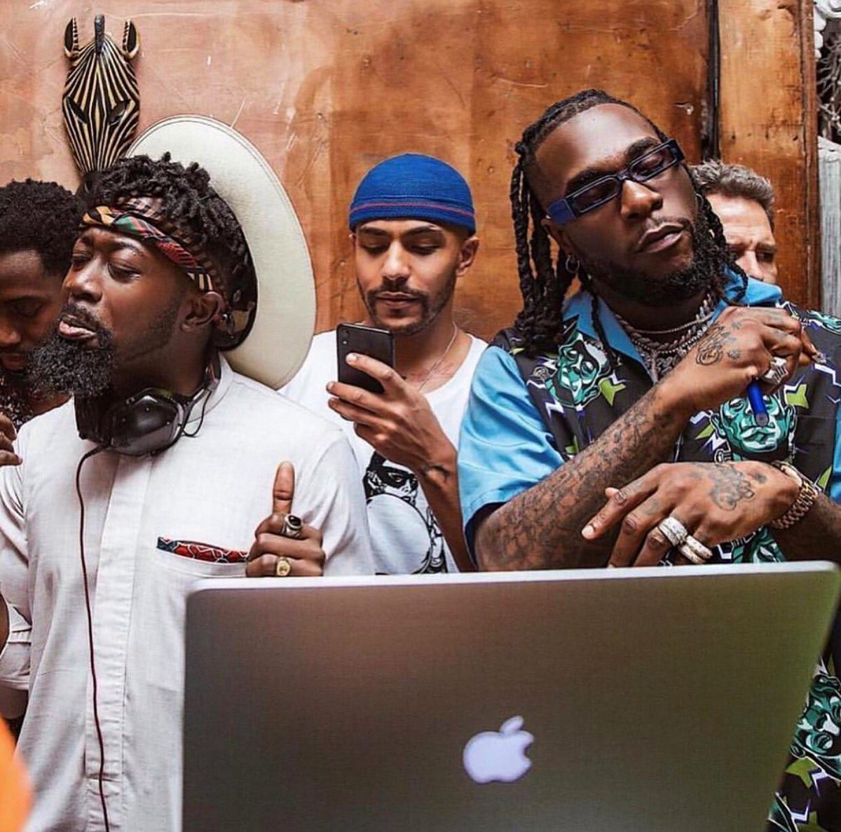 ShopAsodara's tweet photo. It’s the subtle things in life...😍 #daranation @nanakwabena @burnaboy https://t.co/hdDSmtVRHv
